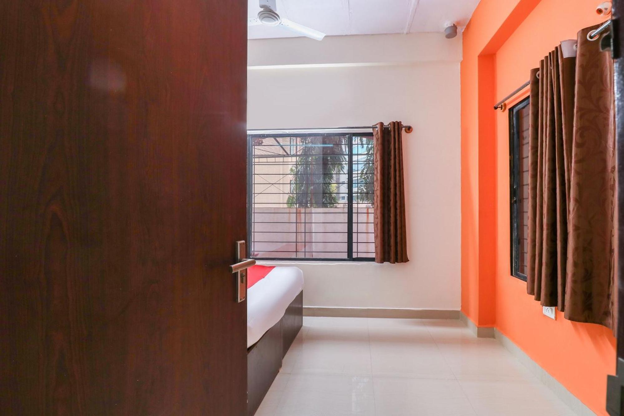Hotel O The Royal International Hotel Bangalore Exterior photo